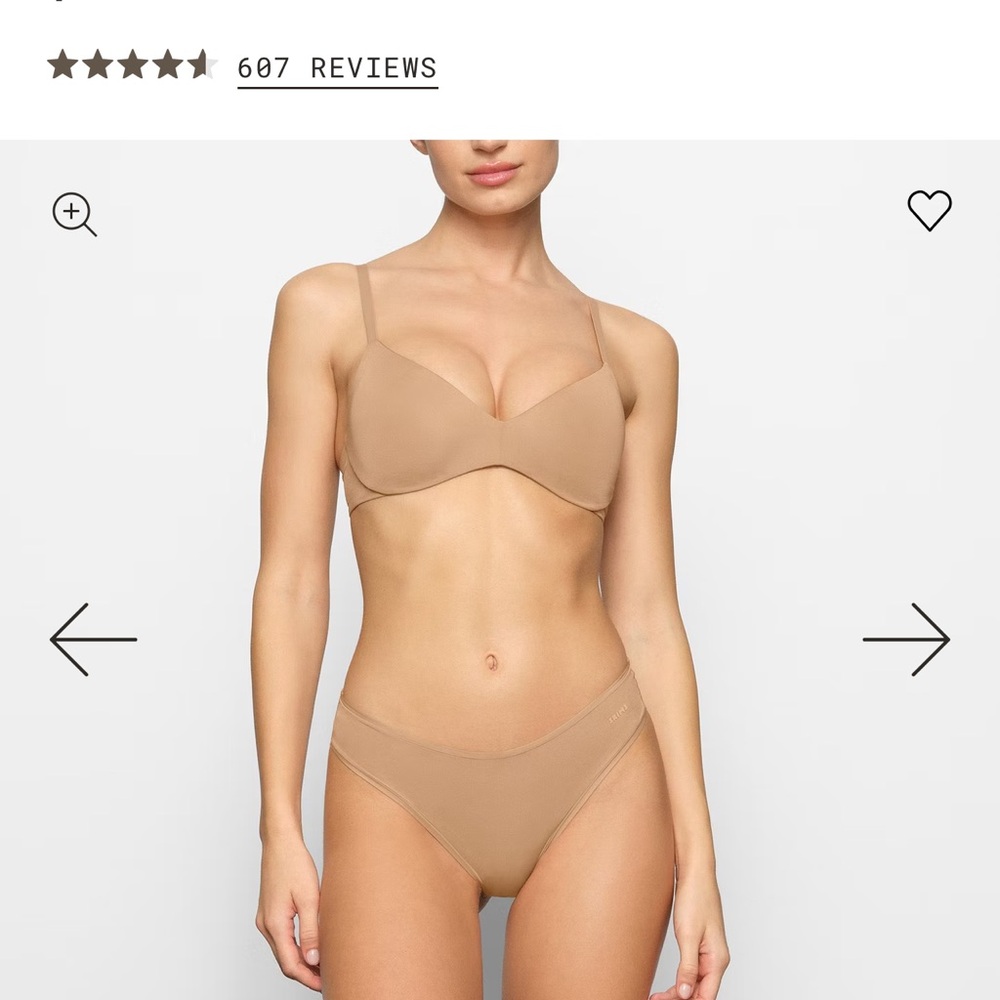 SKIMS Wireless plunge push-up bra
